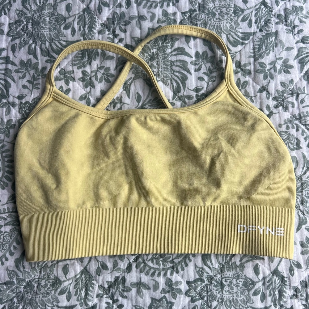 Mellow Yellow Dfyne Backless dynamic sports bra size S